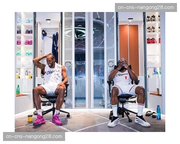 快船从6胜21负垫底到附加赛区，莱昂纳德带伤扛起攻防大旗